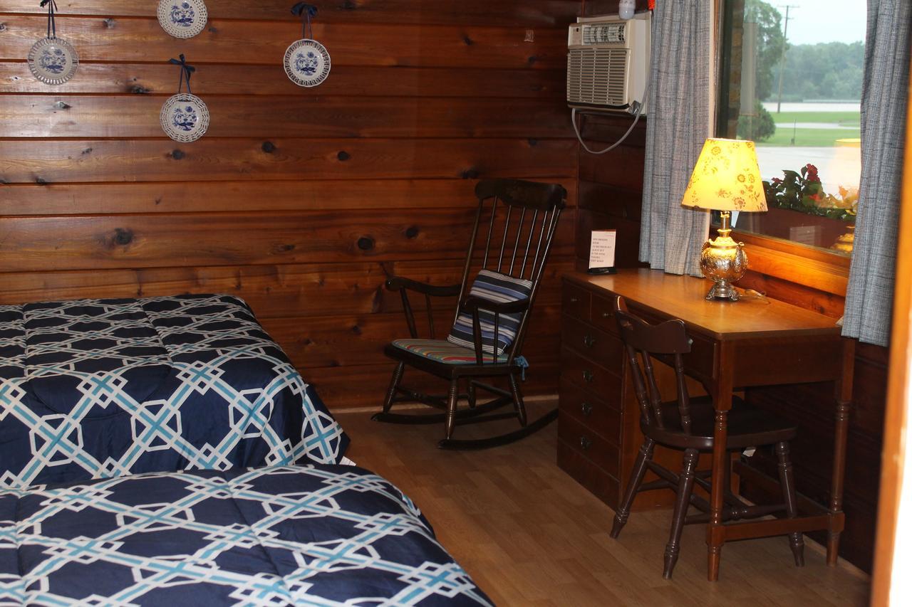 Chateau Motel *